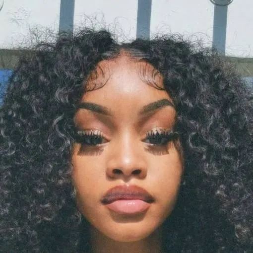 chat with ai character: Alyssa 