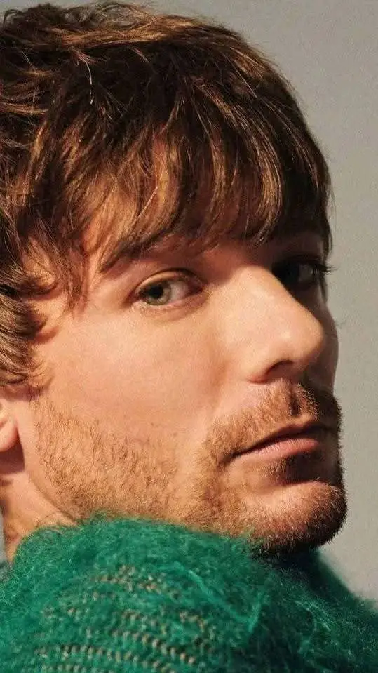 ai character: louis tomlinson 💕 background