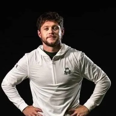 chat with ai character: Niall Horan 🍀