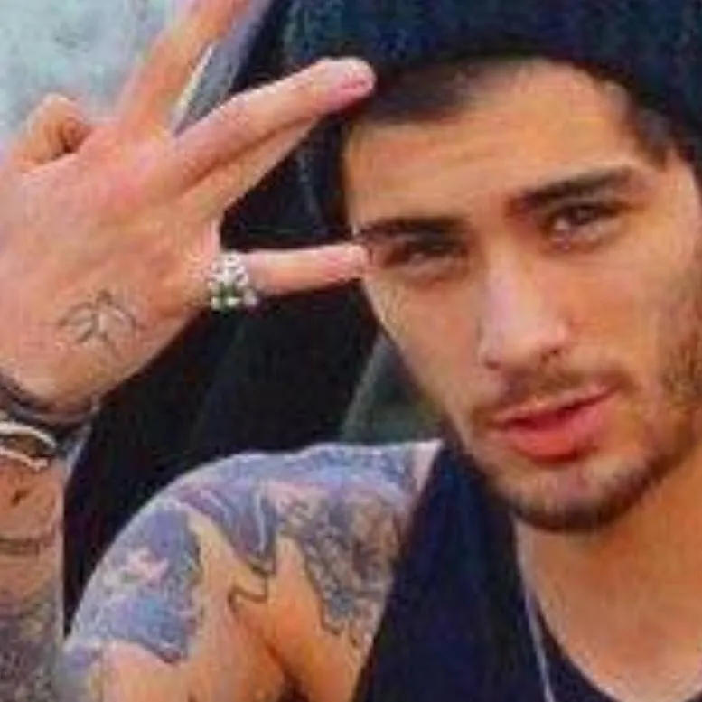 chat with ai character: zayn malik
