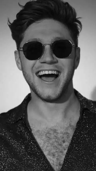 ai character: Niall Horan background