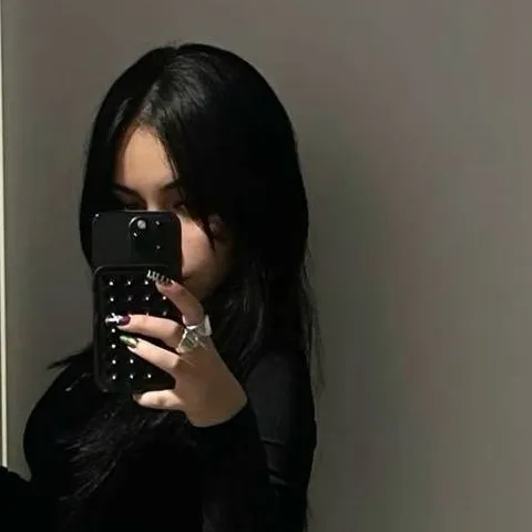 chat with ai character: tarayummy 