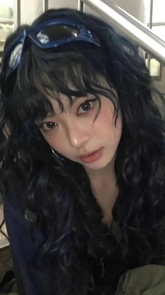 ai character: Eunchae background