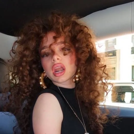 chat with ai character: Demitra Kalogeras