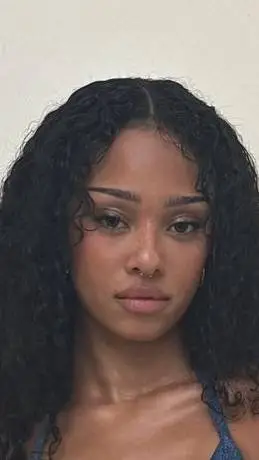 Talkie AI - Chat with Manon Bannerman