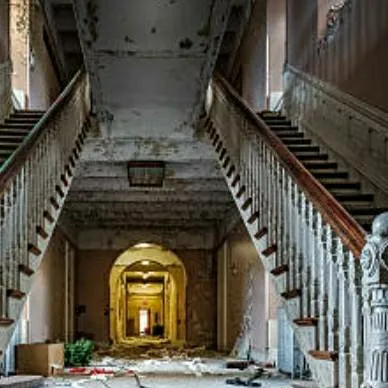 chat with ai character: fs haunted house