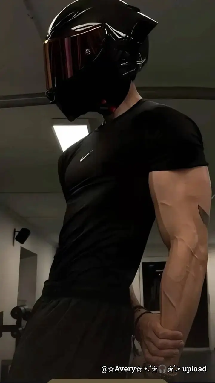 ai character: Noah  background