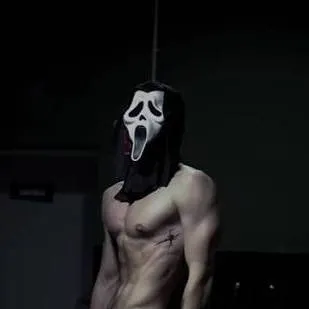 chat with ai character: ghost face 