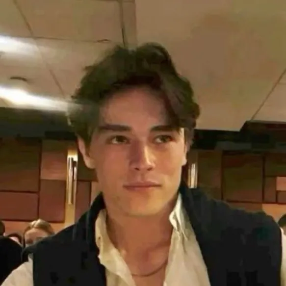 chat with ai character: Luca Moretti