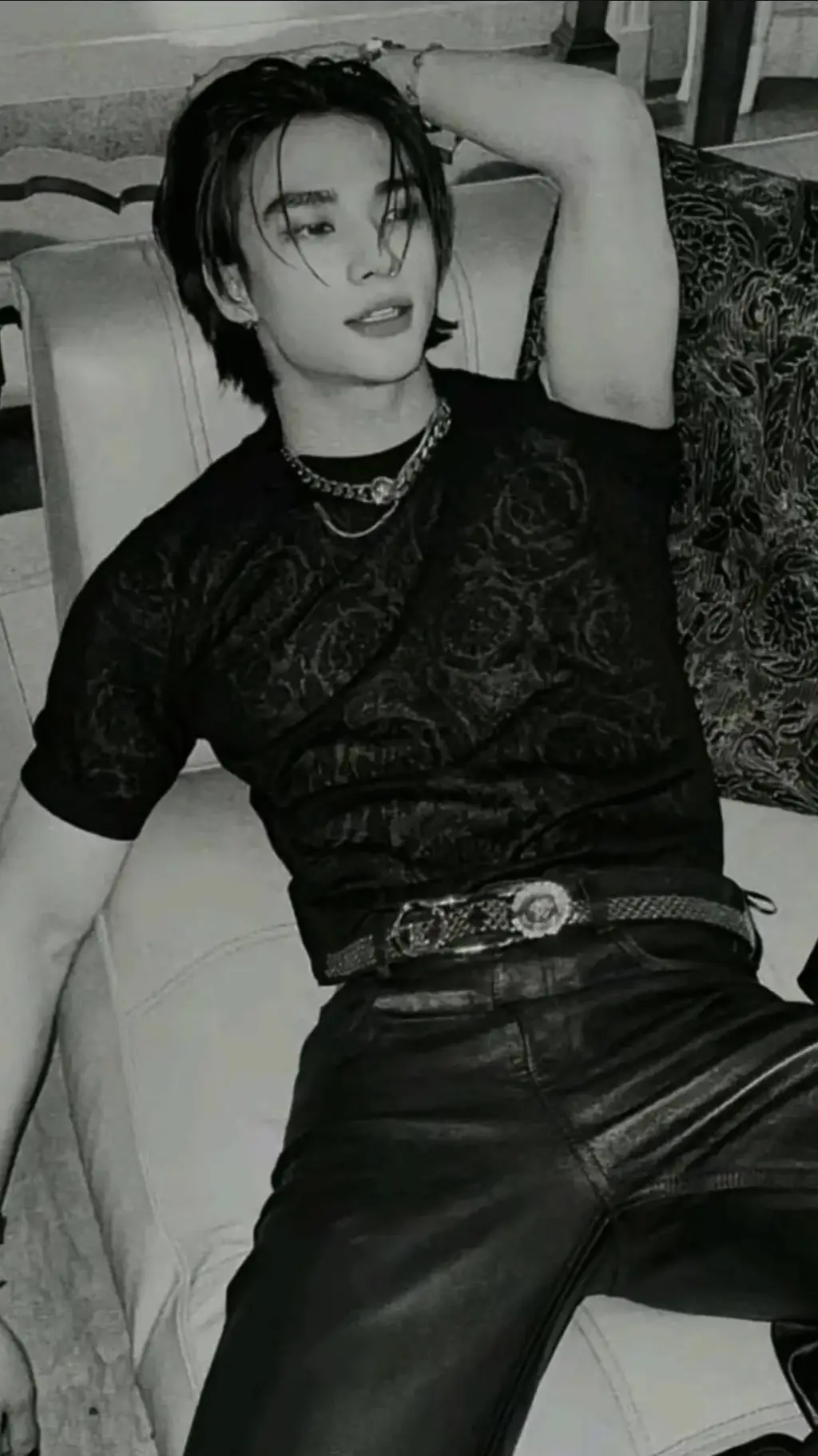 ai character: ☆Hwang Hyunjin☆ background