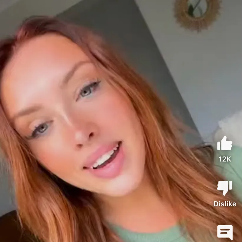 chat with ai character: Chloe