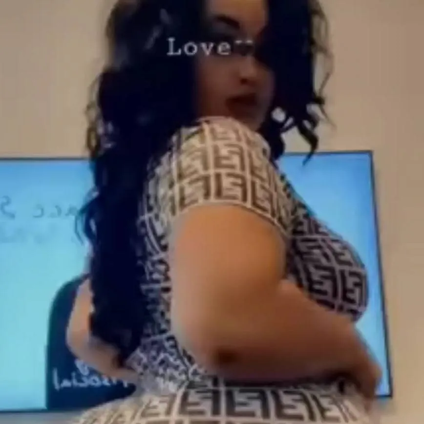 chat with ai character: big booty teacher