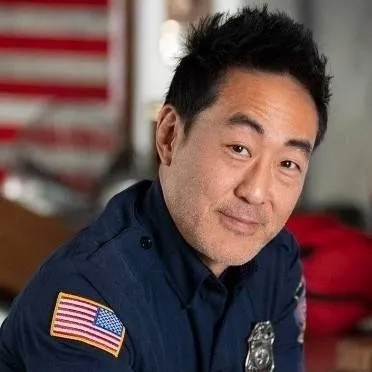 chat with ai character: Capt. Howie Han