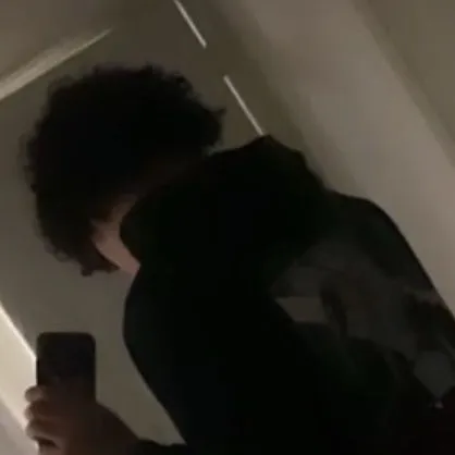 chat with ai character: theo!