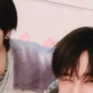 chat with ai character: Skz Ghost house