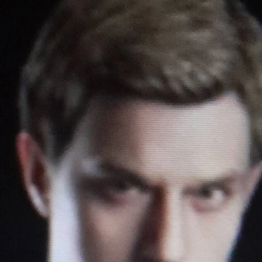 chat with ai character: Ethan winters 