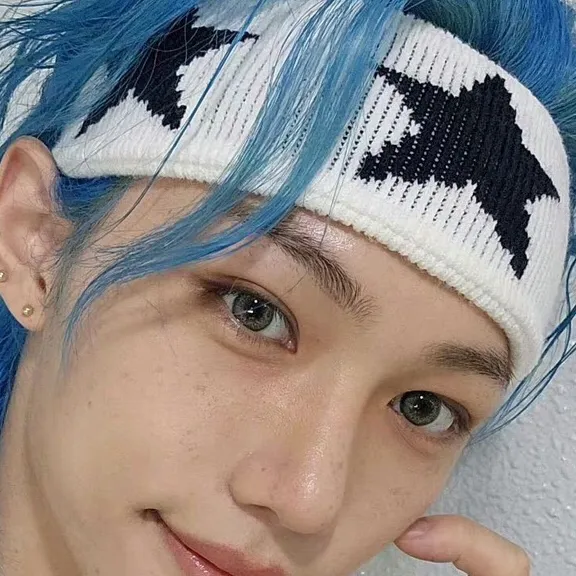 chat with ai character: 🎶Stray Kids🎶