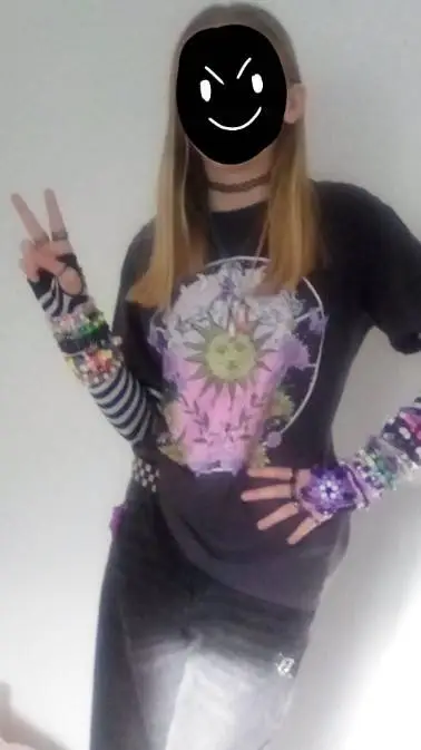 ai character: me lolz (olive) background