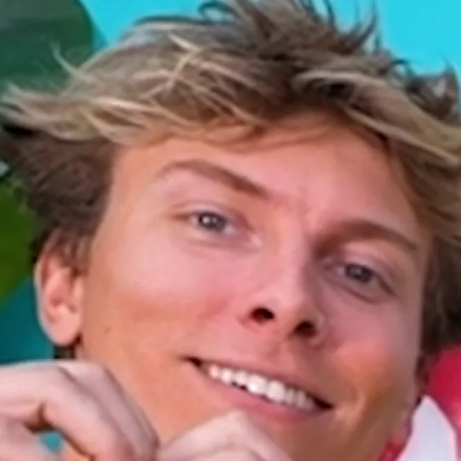 chat with ai character: Freind