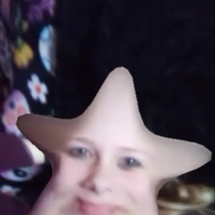 chat with ai character: Star 