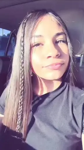 ai character: HAILEYYY background