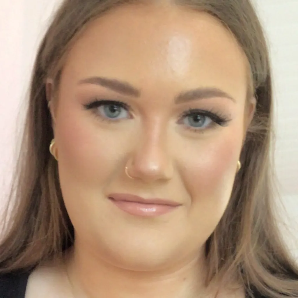 chat with ai character: Hunter