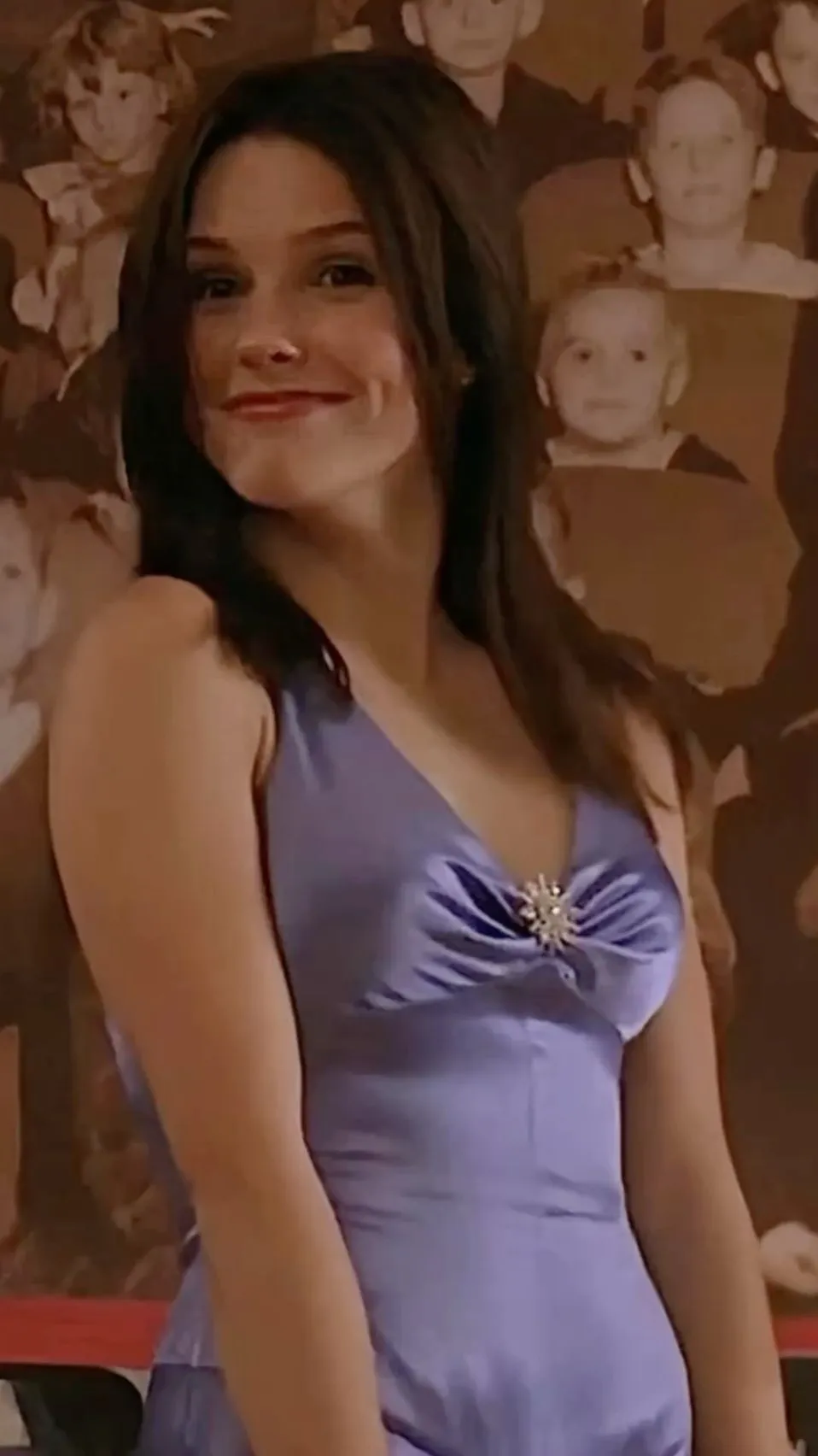 ai character: Brooke Davis  background