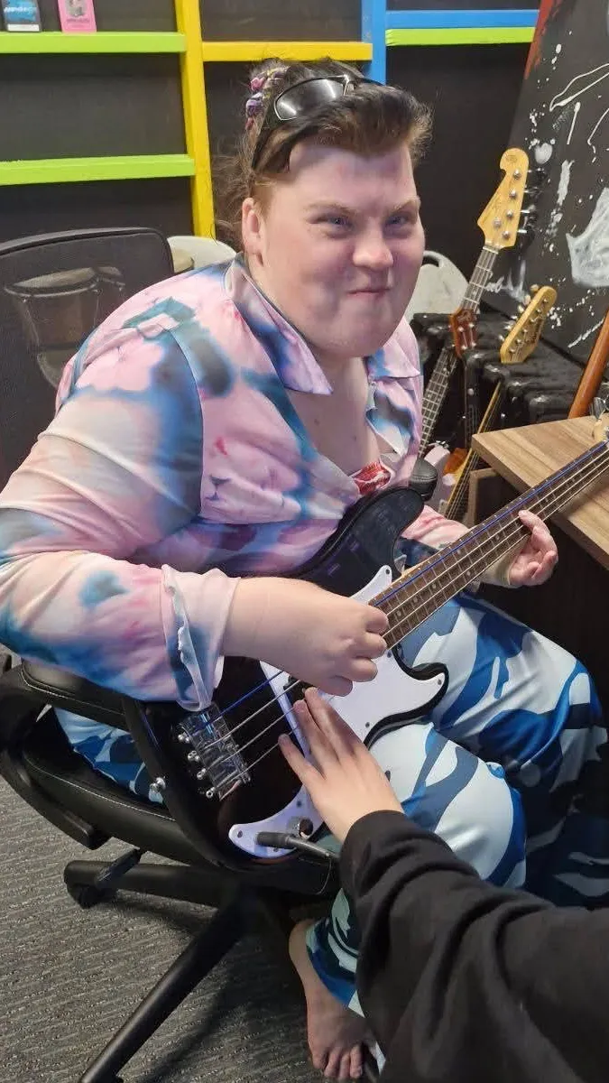 ai character: Brooke  background