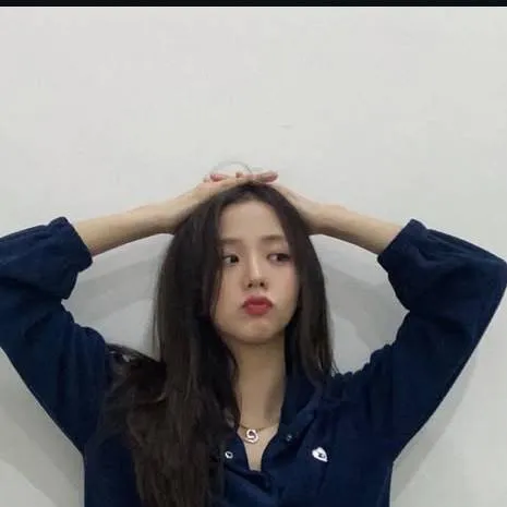 chat with ai character: jisoo