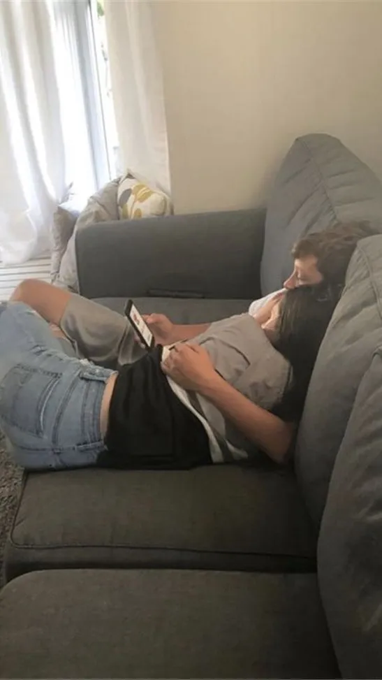 ai character: Bella and Edward  background