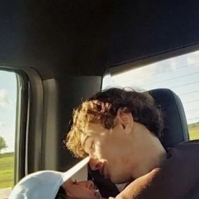 chat with ai character: Olivia and jack 