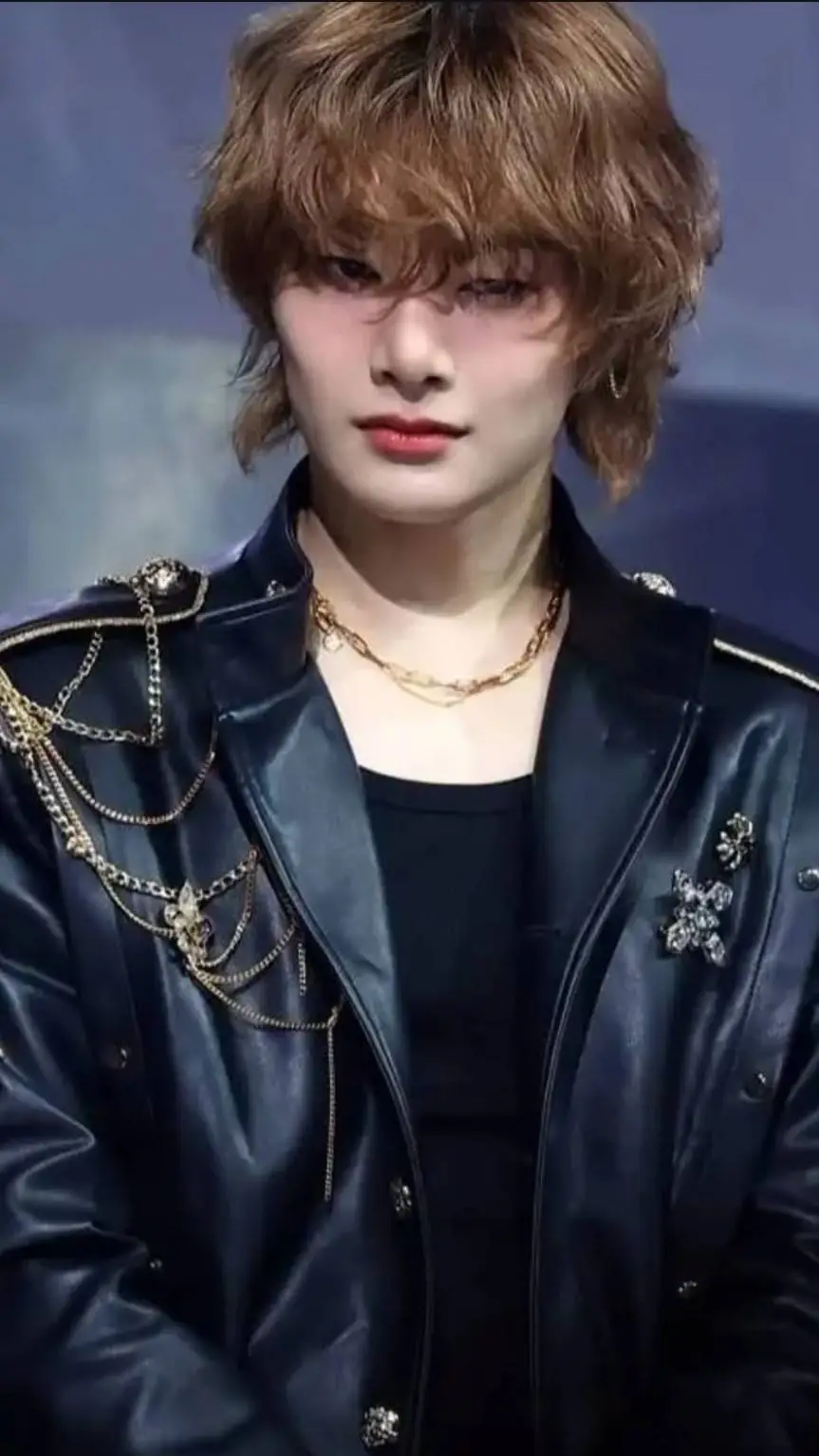 ai character: ~《Stray Kids》~ background