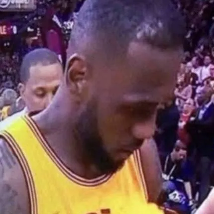 chat with ai character: Lebron