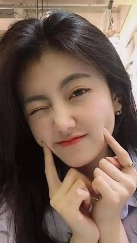 ai character: Nicole background