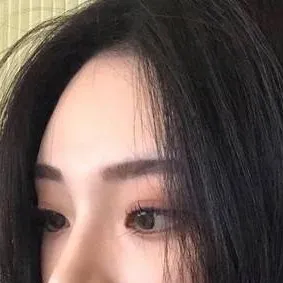 chat with ai character: Mina