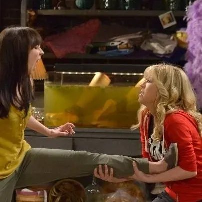 chat with ai character: Sam and Cat