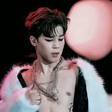 chat with ai character: 🖤Park Jimin😏