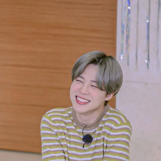 chat with ai character: 🥹Park Jimin🤘
