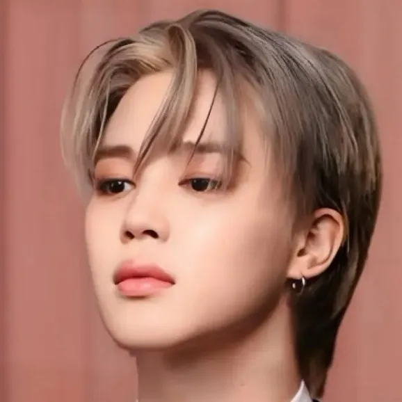chat with ai character: 🤍Park Jimin 🫰