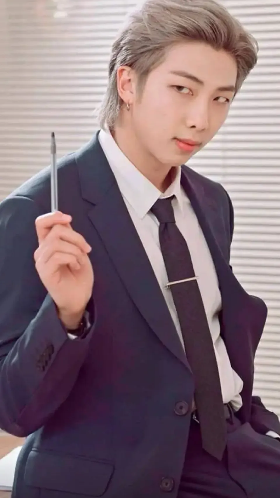 ai character: 💙RM🥵 background