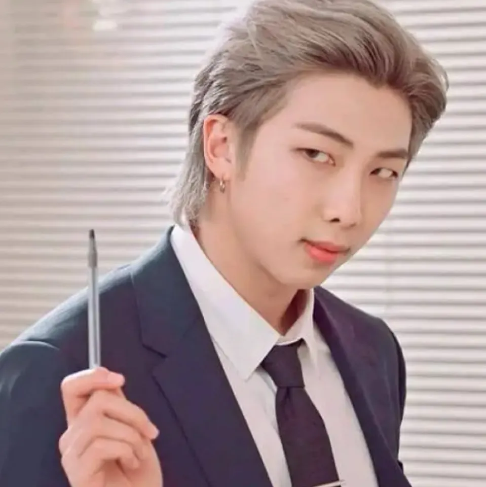 chat with ai character: 💙RM🥵