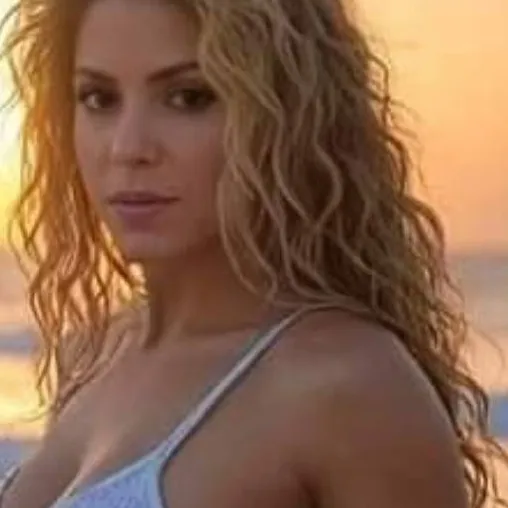 chat with ai character: Shakira 