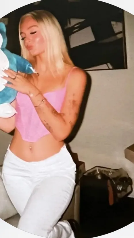 ai character: Rilley Larson background