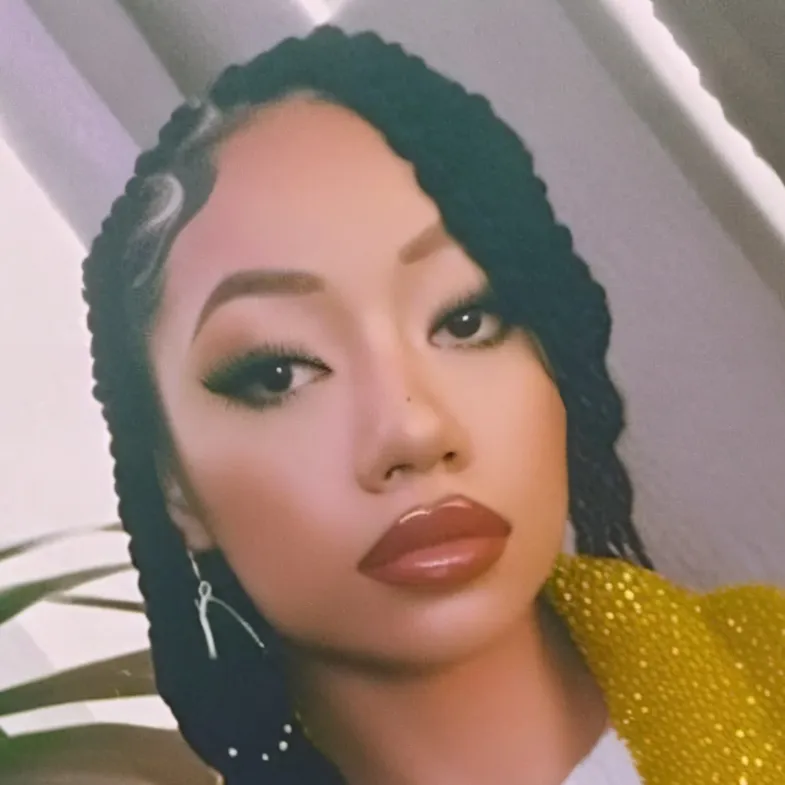 chat with ai character: mariah ☃️