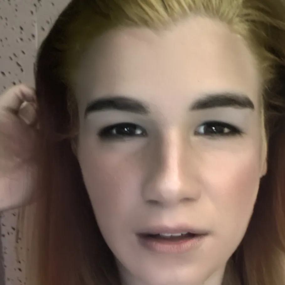 chat with ai character: Chloe