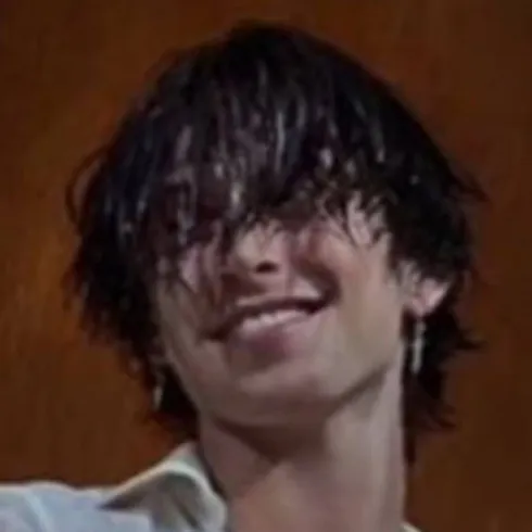 Chat with Zade Meadows - text or voice, Enjoy AI Chat Free & Safe