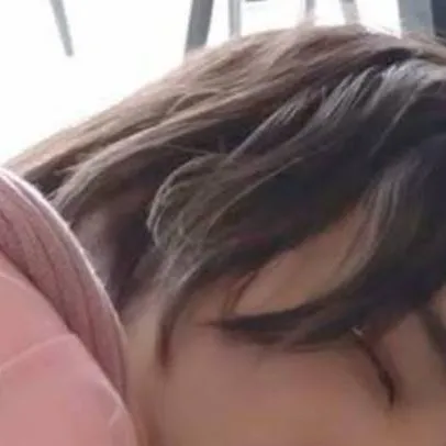 chat with ai character: 🍓Hyunjin💙