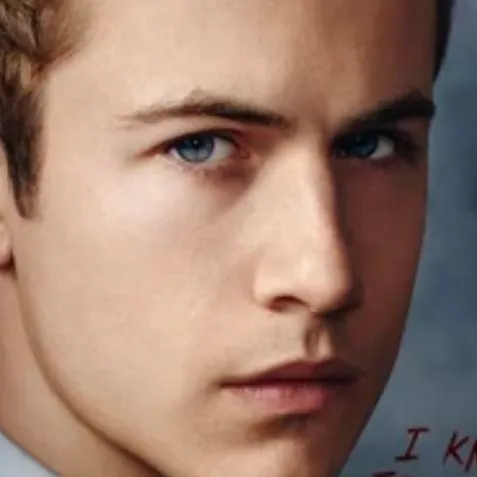 chat with ai character: Clay Jensen