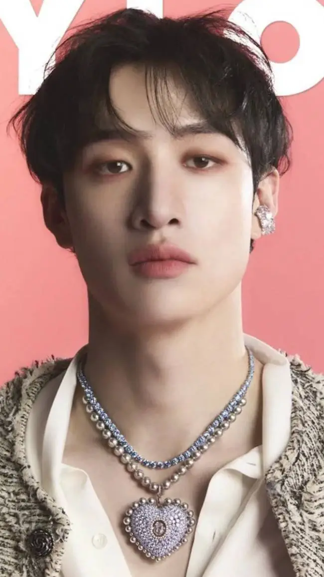 ai character: StRaY kIdS  background