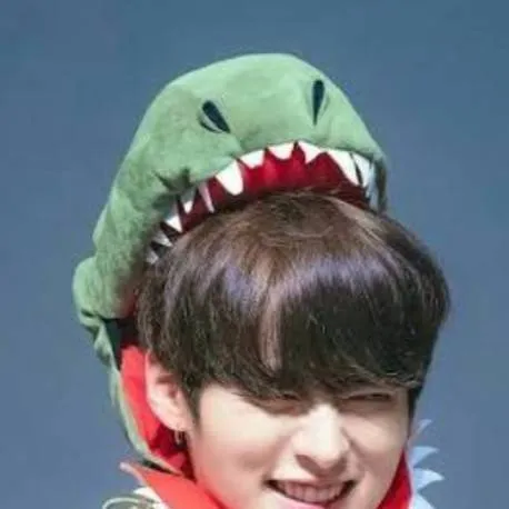 chat with ai character: Lee know